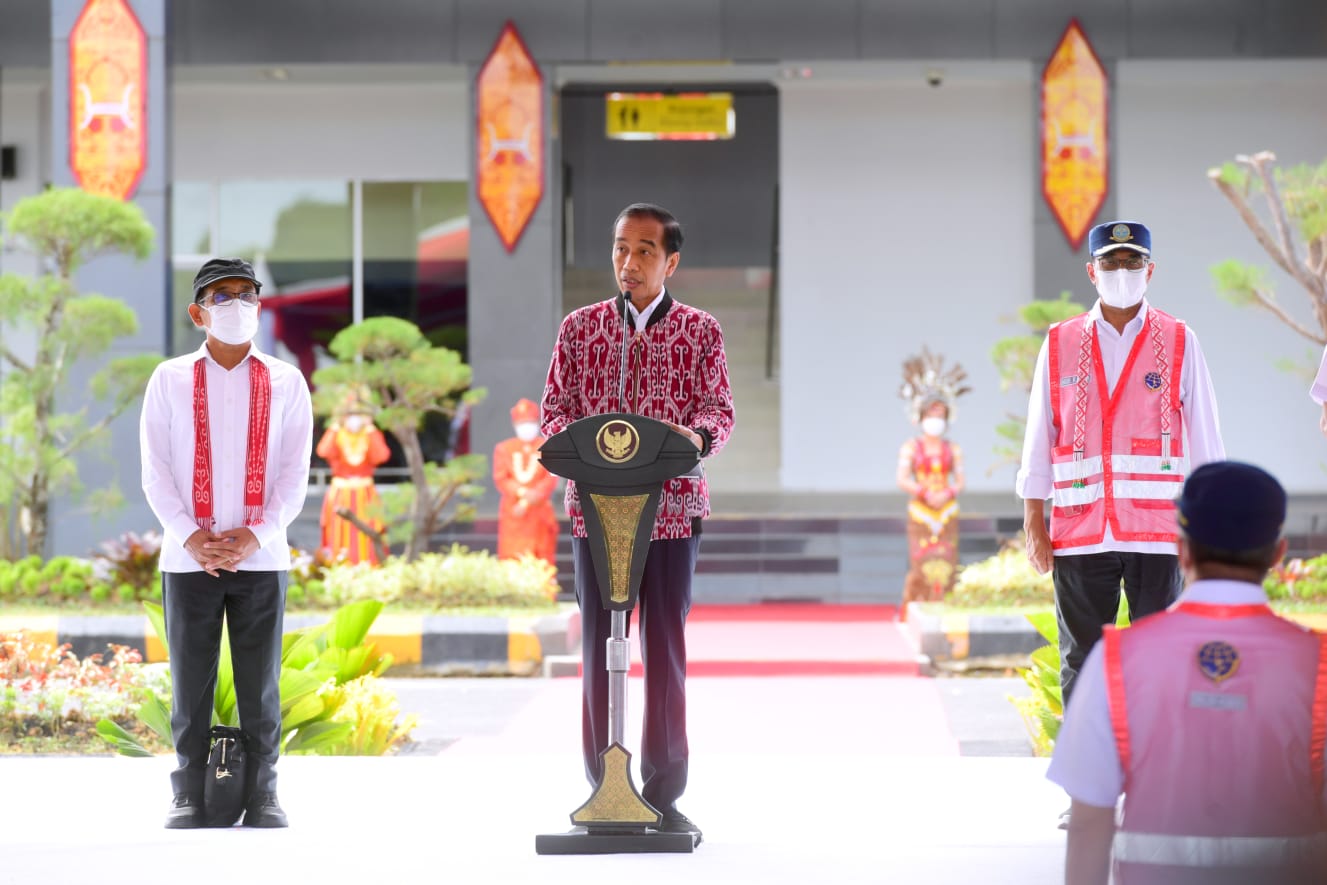 Presiden Jokowi Resmikan Bandara Tebelian Di Sintang Trijayanews Id