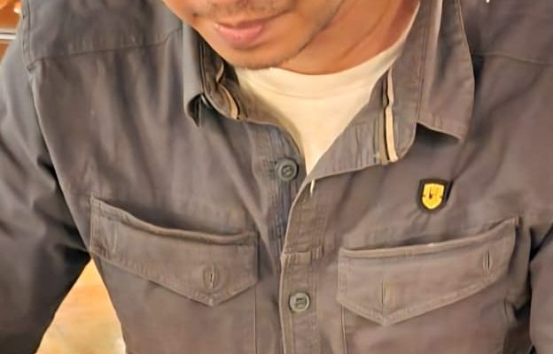 *Keterangan foto-2:* Raden Mas Harsa Kusumasakti, putra notaris Raden Mas Soediarto Soenarto, S.H., SpN., meminta perlindungan hukum IPW usai diperdaya Christian Jaya membuat cover note/surat keterangan yang diduga palsu dan tidak sesuai dengan keadaan sebenarnya, yang telah dipakai dalam Gelar Perkara Khusus, 11 Desember 2025, di Biro Wassidik Bareskrim Polri. (Foto: Istimewa)