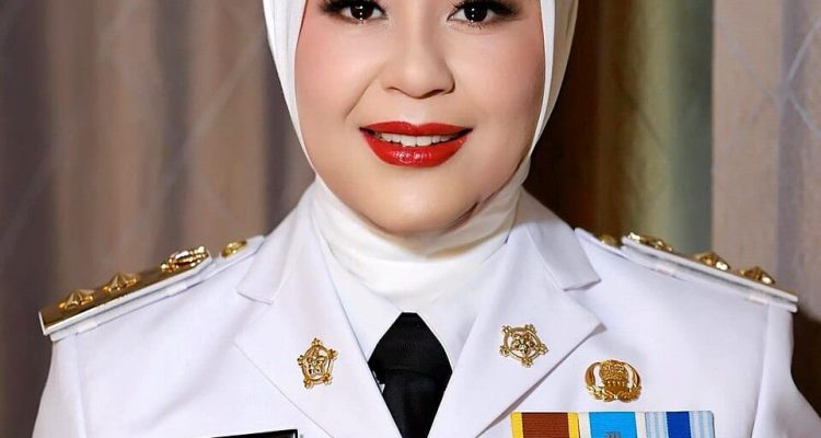 Putri Dakka dan Wagub Sulawesi Selatan Fatmawati Rusdi (Foto: Istimewa)